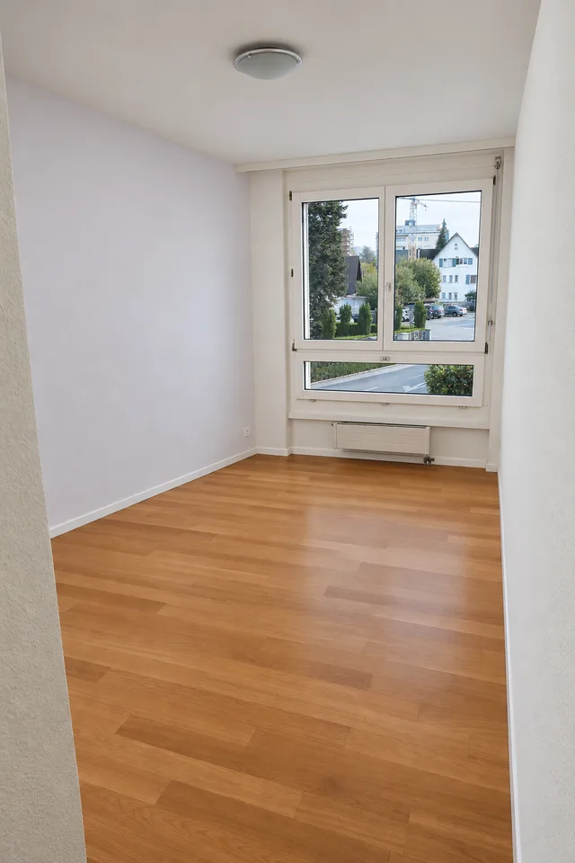 Helle 3.5-Zimmer-Wohnung mit Südbalkon – Foto 3 von 11