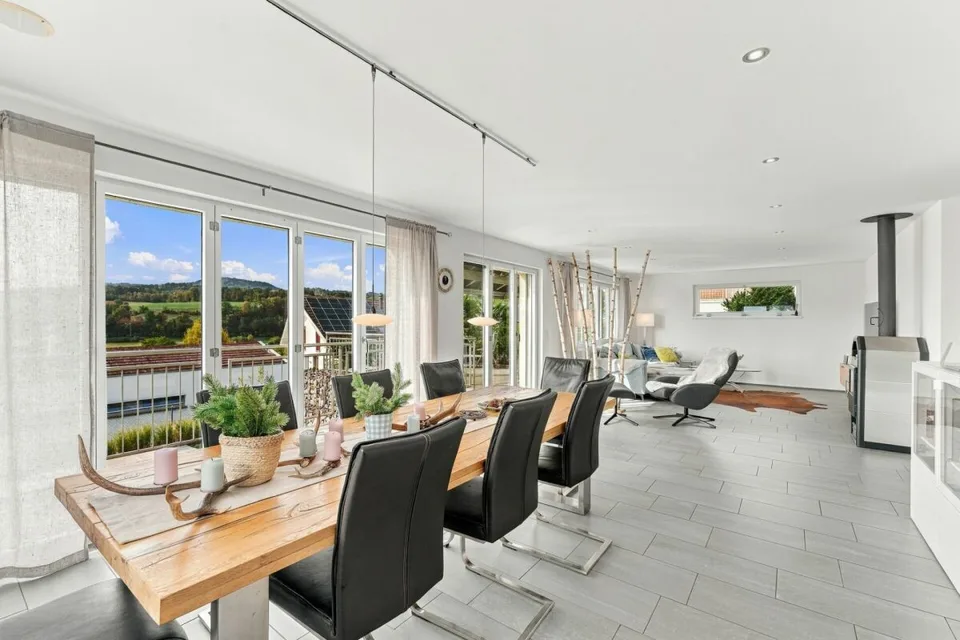 Einfamilinehaus mit Panoramablick, Pool und Privatsphäre – Foto 10 von 26