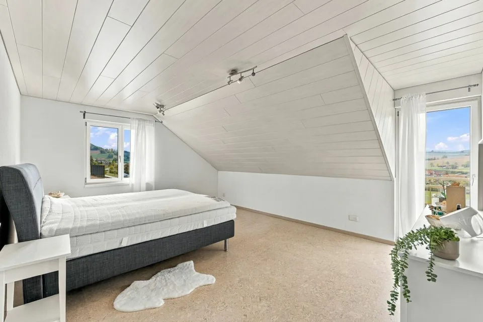 Einfamilinehaus mit Panoramablick, Pool und Privatsphäre – Foto 14 von 26