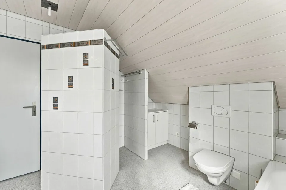 Einfamilinehaus mit Panoramablick, Pool und Privatsphäre – Foto 18 von 26