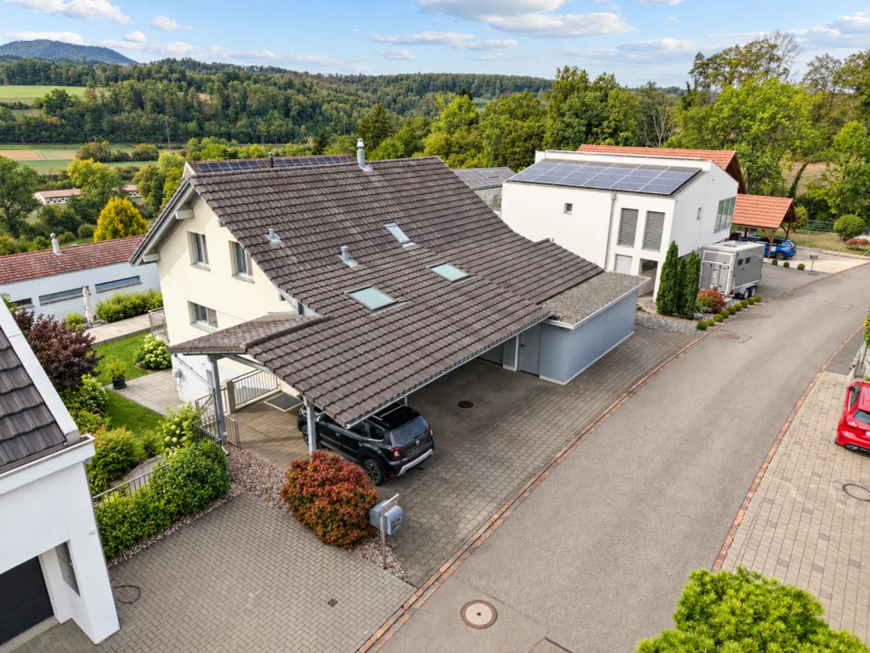Einfamilinehaus mit Panoramablick, Pool und Privatsphäre – Foto 3 von 26
