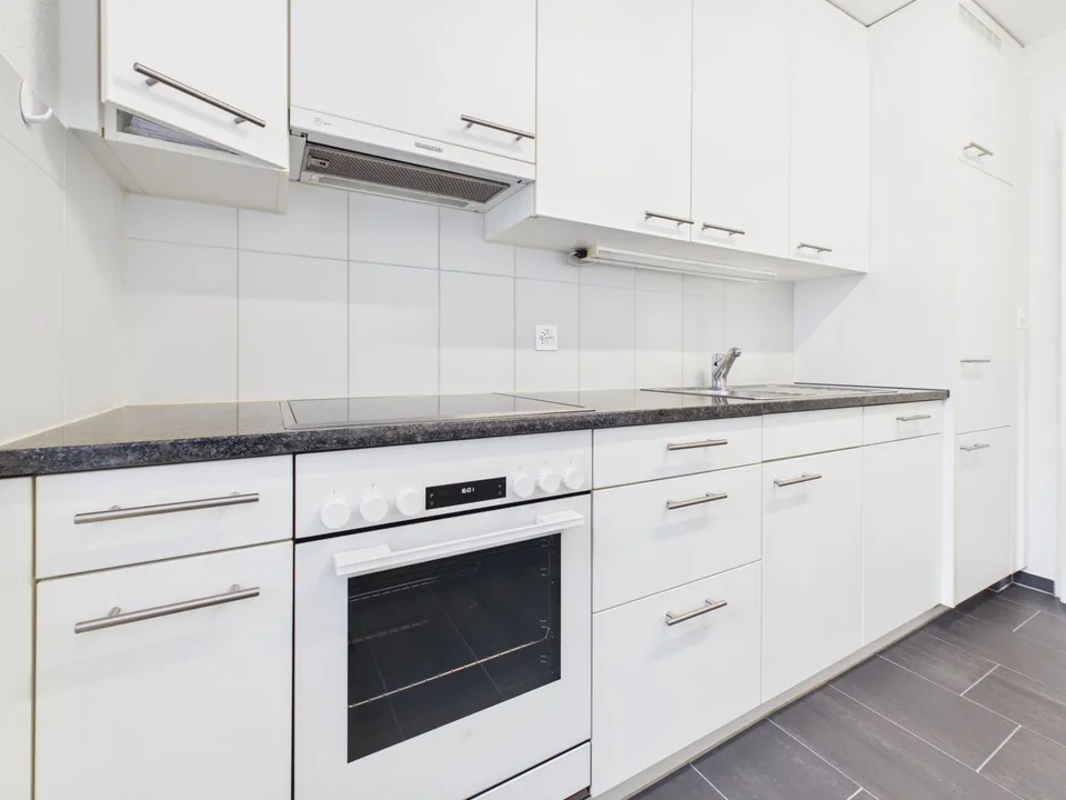 Helle 3.5-Zimmer-Wohnung mit vielseitiger Raumaufteilung – Foto 8 von 13