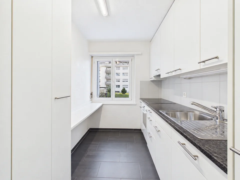 Helle 3.5-Zimmer-Wohnung mit vielseitiger Raumaufteilung – Foto 9 von 13