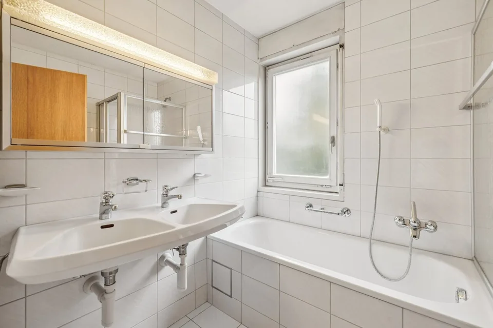 Rêve de maison au bord de la forêt : maison jumelée de 5 pièces à Bottmingen – photo 13 sur 13