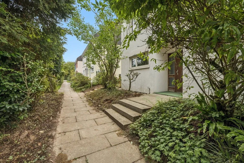 Rêve de maison au bord de la forêt : maison jumelée de 5 pièces à Bottmingen – photo 4 sur 13
