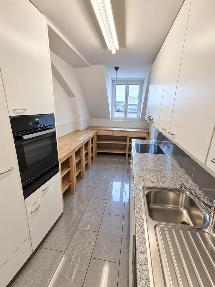 Appartamento in maisonette con grande terrazza sul tetto, proprio nel cuore di Gundeli! – foto 2 di 11