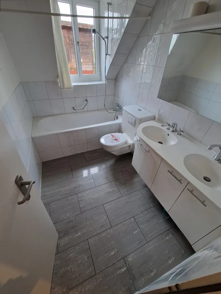 Appartamento in maisonette con grande terrazza sul tetto, proprio nel cuore di Gundeli! – foto 3 di 11