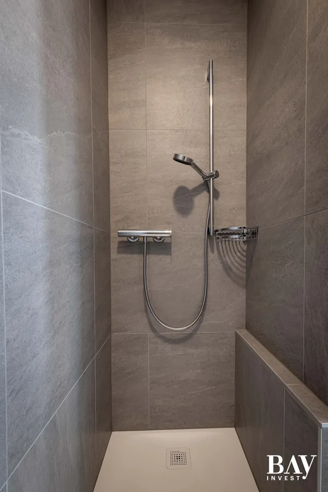 Charmant 2.5 pièces neuf à Conthey – Accessible et lumineux – photo 24 sur 30