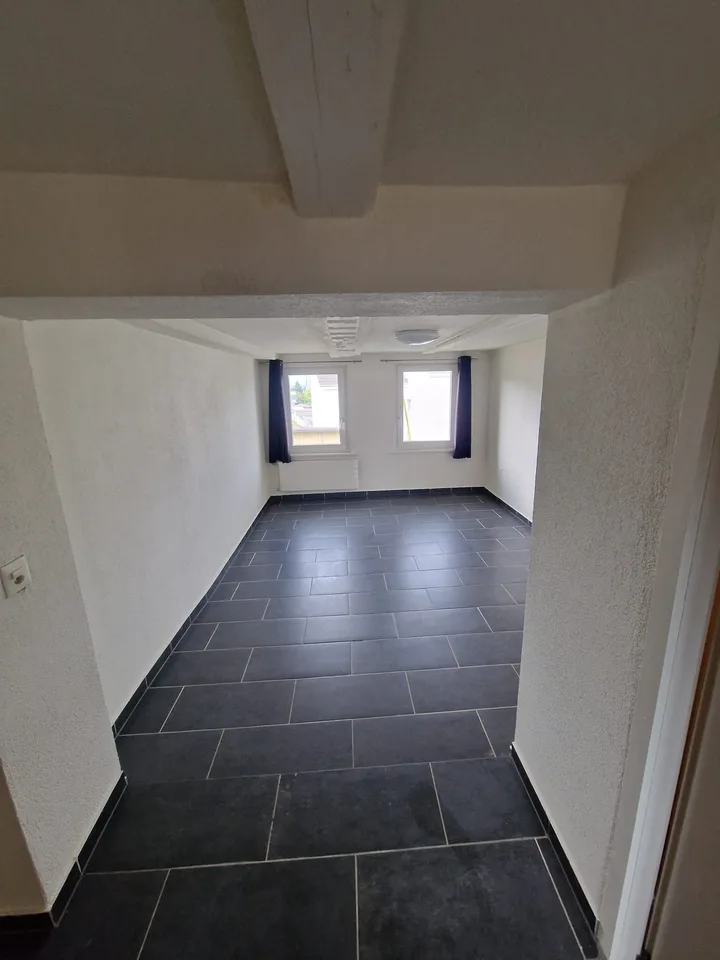 Appartamento di 4 locali al piano terra con proprio spazio di soggiorno – disponibile immediatamente! – foto 6 di 12