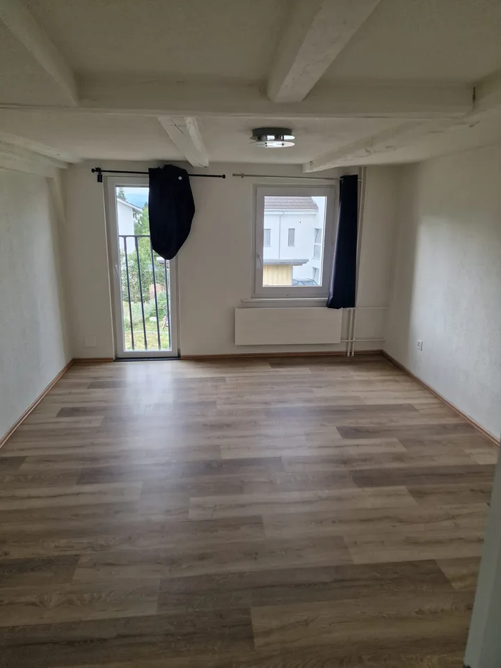 Appartamento di 4 locali al piano terra con proprio spazio di soggiorno – disponibile immediatamente! – foto 5 di 12