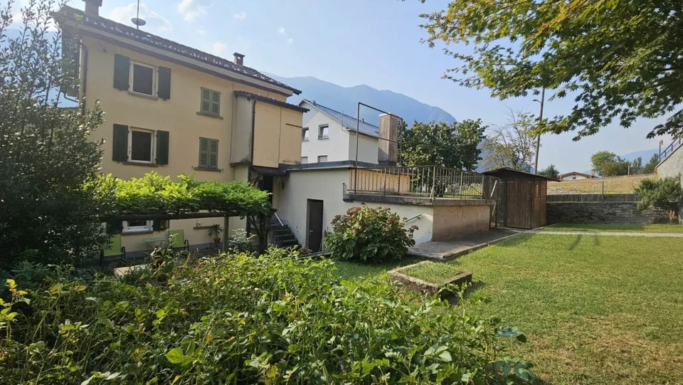 GERÄUMIGES EINFAMILIENHAUS MIT GARTEN IN S.VITTORE – Foto 6 von 18