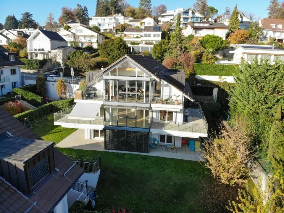 Luxuriöse 5,5-Zimmer-Wohnung mit Terrasse und Seeblick – Foto 3 von 23