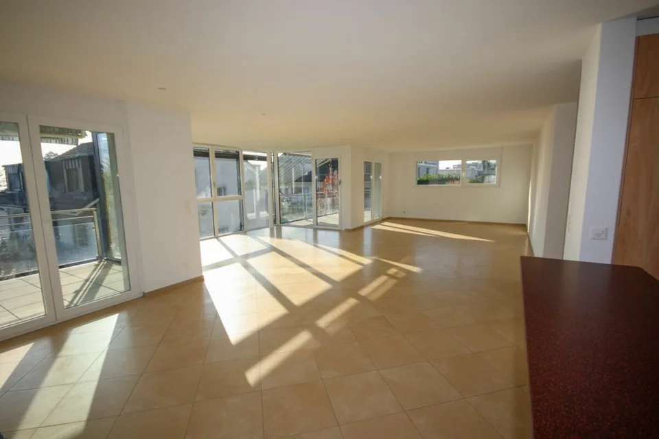 Luxuriöse 5,5-Zimmer-Wohnung mit Terrasse und Seeblick – Foto 9 von 23
