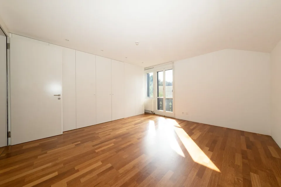Rustikale Eleganz in Gümligen - freistehendes Chalet mit viel Umschwung – Foto 13 von 17