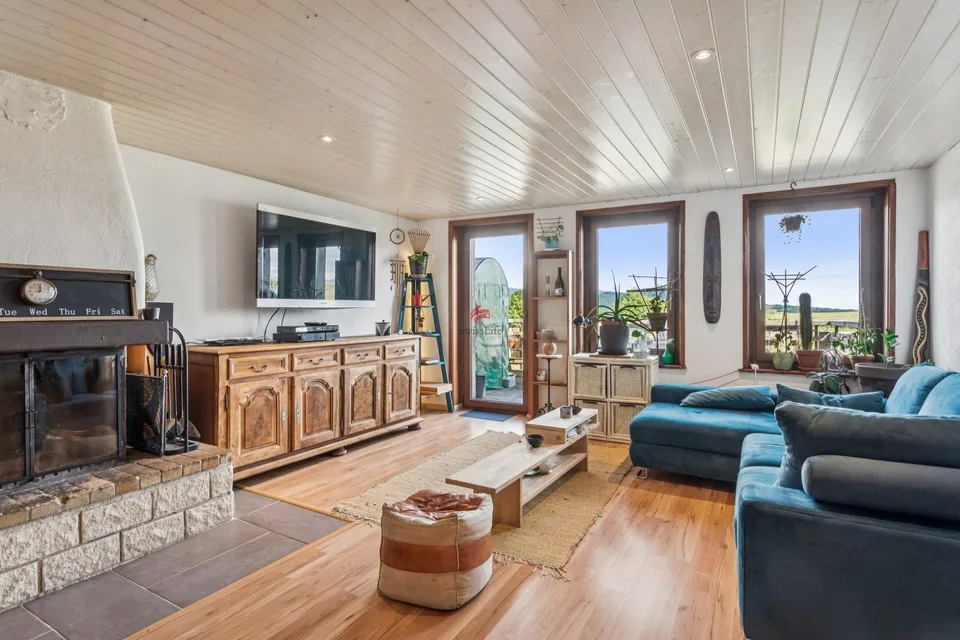 Die Landschaft bis zum Horizont: Haus mit Terrasse – Foto 4 von 10