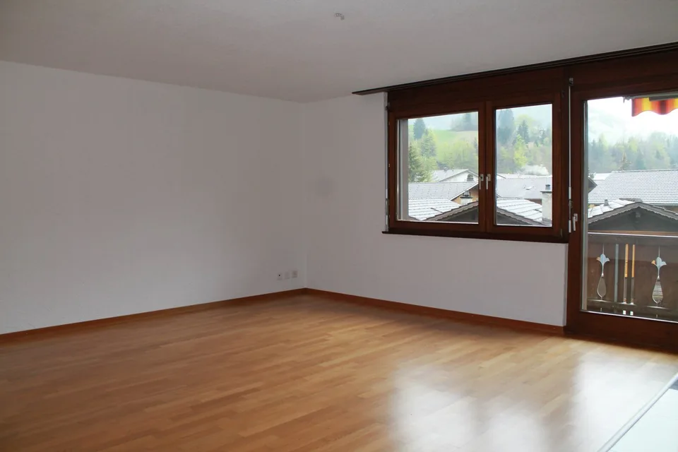 Beautiful, bright 4-room apartment in Frutigen – photo 2 of 8