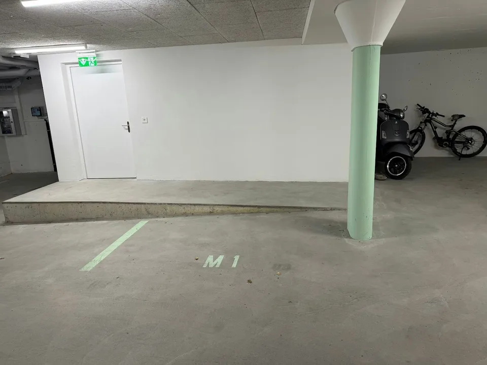 Place de stationnement pour motocyclette dans un nouveau parking souterrain – photo 2 sur 3