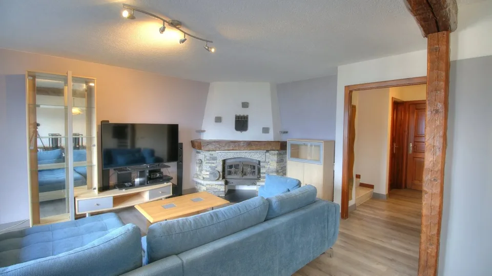 Angrenzendes Chalet mit 5.5 Zimmern in Les Agettes – Foto 2 von 13