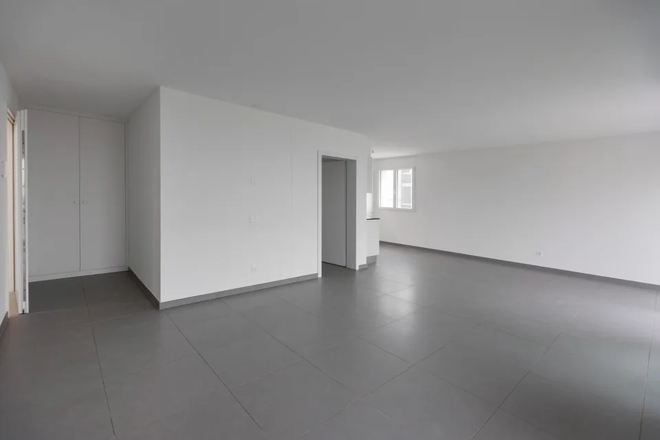 Vista aperta, finiture moderne e tutti i servizi a portata di mano – foto 3 di 8