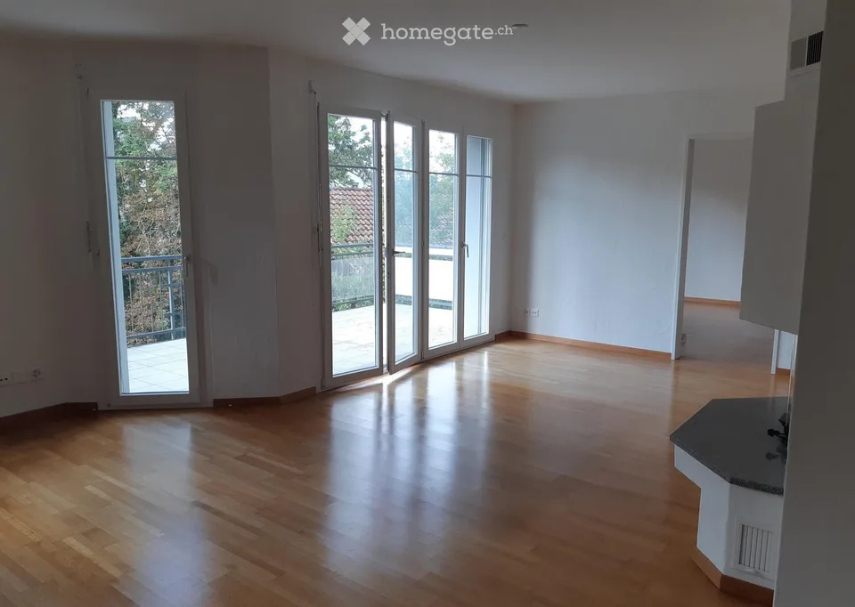 Schöne und ruhige 2 1/2-Zimmer Wohnung im Zentrum von Uster - mit Blick auf Aabach und Schloss – Foto 2 von 6