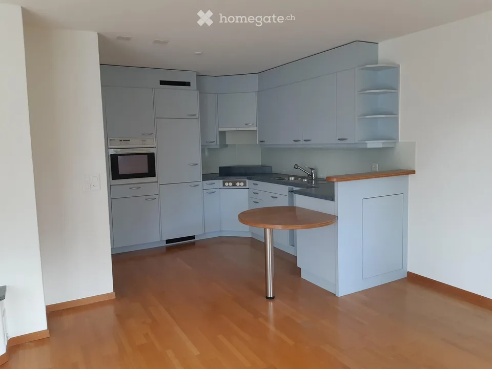 Schöne und ruhige 2 1/2-Zimmer Wohnung im Zentrum von Uster - mit Blick auf Aabach und Schloss – Foto 4 von 6