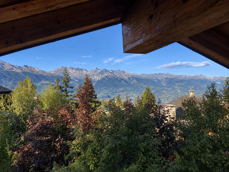 Superbe Chalet de 7.5 pièces - en exclusivité – Foto 2 von 10