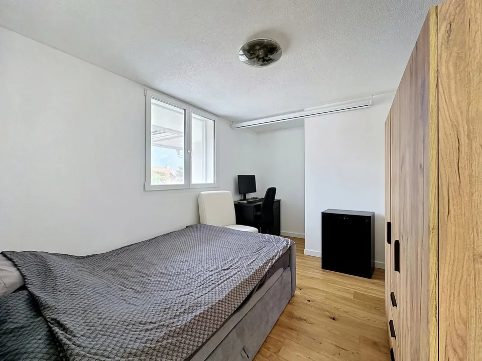 Moderne 2.5-Zimmer-Wohnung in Collombey mit großer Terrasse – Foto 2 von 11