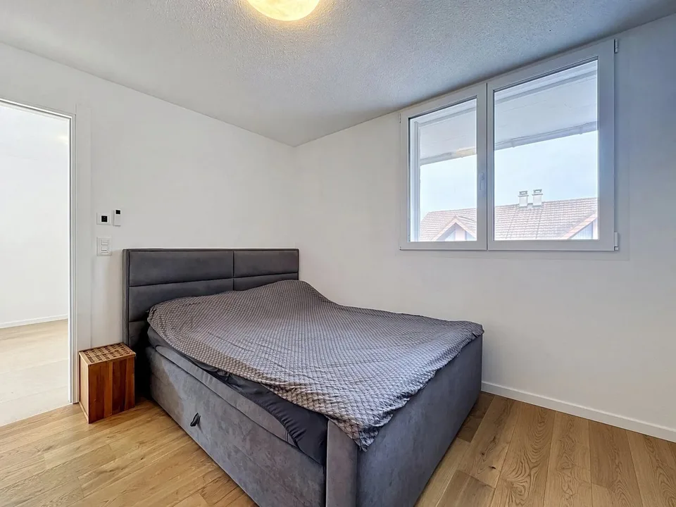 Moderne 2.5-Zimmer-Wohnung in Collombey mit großer Terrasse – Foto 3 von 11