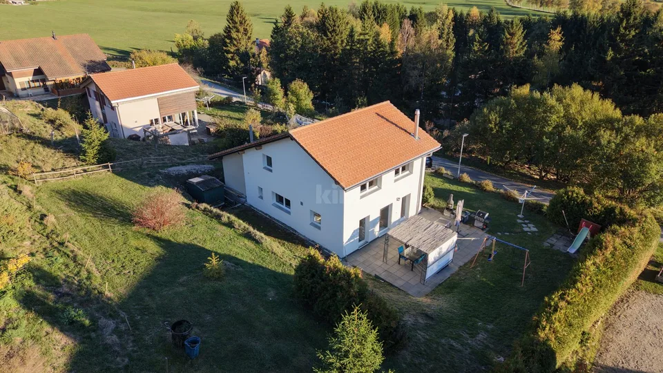 Schönes Einfamilienhaus mit Garten und Terrasse – Foto 12 von 13