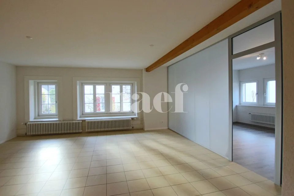 Charmantes und moderne Wohnung im 1. Stock eines Dorfhauses – Foto 3 von 9