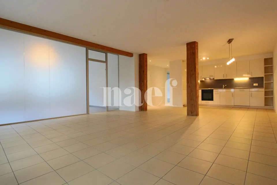 Charmantes und moderne Wohnung im 1. Stock eines Dorfhauses – Foto 2 von 9