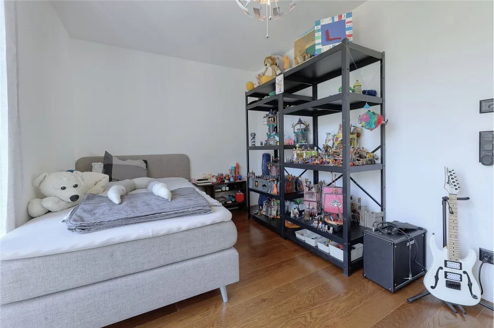Topmoderne 5½-Zimmer Eigentumswohnung mit grosszügigem Garten – Foto 11 von 13