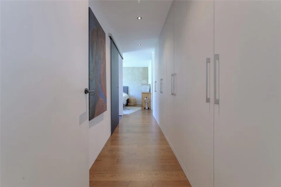 Topmoderne 5½-Zimmer Eigentumswohnung mit grosszügigem Garten – Foto 8 von 13