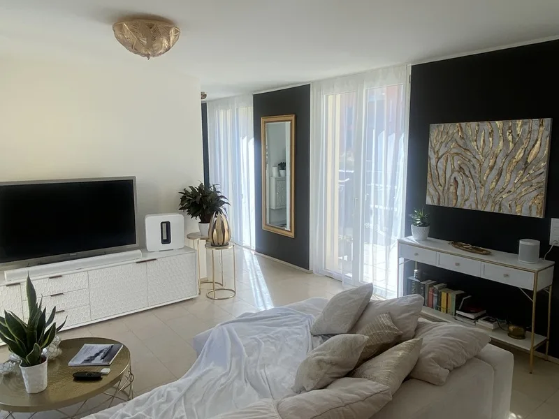 2½ ZIMMER-ATTIKAWOHNUNG IN WÄDENSWIL (ZH), MÖBLIERT, TEMPORÄR – Foto 3 von 10
