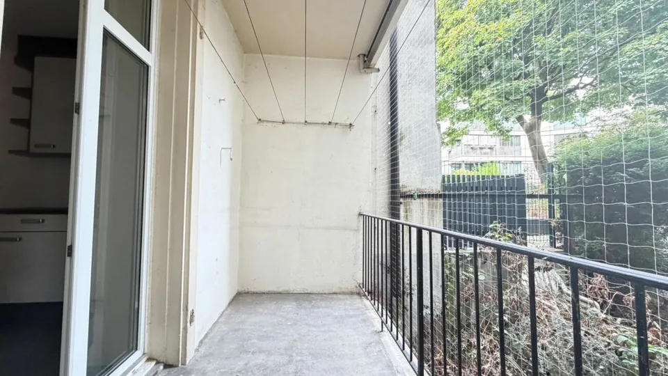 Einfache 2.5-EG-Zimmer-Wohnung mit Balkon und Kellerabteil – Foto 6 von 8