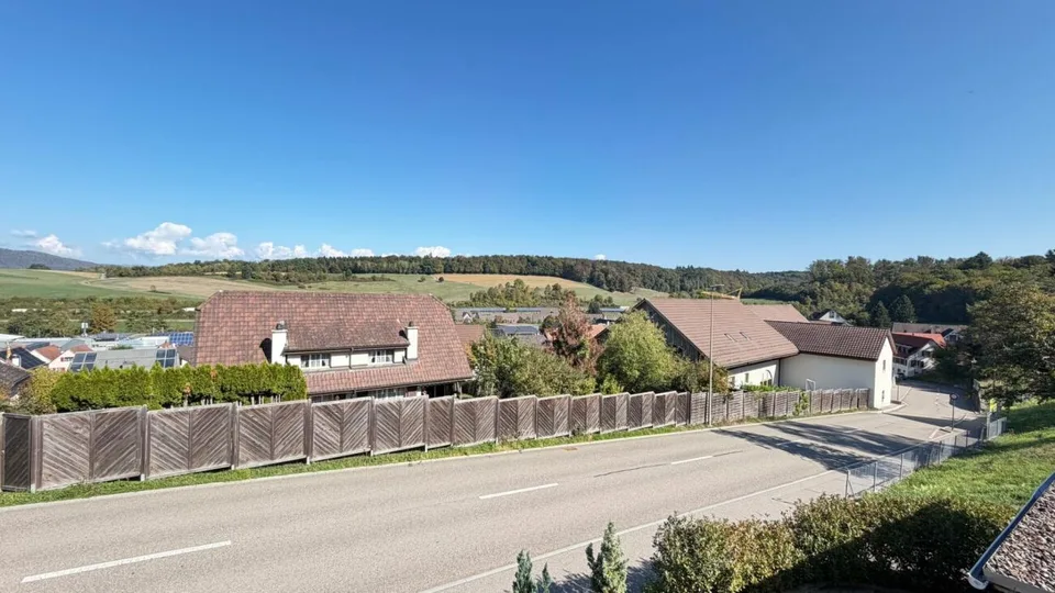 MOLTO SPAZIO, SOLE & VISTA PANORAMICA - CASA UNIFAMILIARE 4.5 LOCALI CON 580 M² DI TERRENO & GRANDE GARAGE – foto 7 di 28