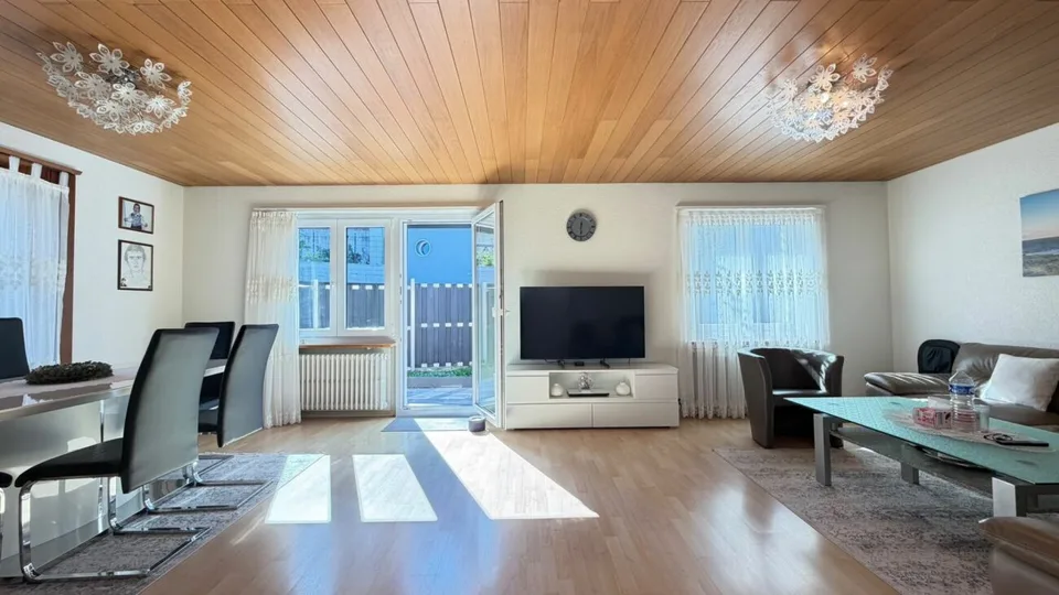 MOLTO SPAZIO, SOLE & VISTA PANORAMICA - CASA UNIFAMILIARE 4.5 LOCALI CON 580 M² DI TERRENO & GRANDE GARAGE – foto 13 di 28