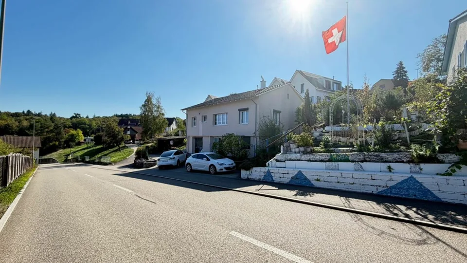 MOLTO SPAZIO, SOLE & VISTA PANORAMICA - CASA UNIFAMILIARE 4.5 LOCALI CON 580 M² DI TERRENO & GRANDE GARAGE – foto 27 di 28