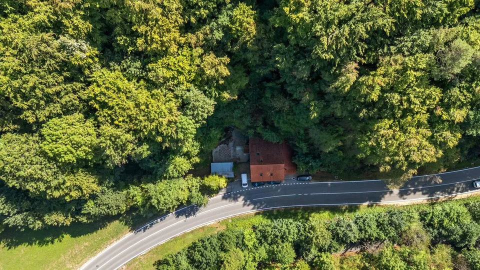 Einzigartiges Wohnen inmitten grüner Natur! – Foto 2 von 13