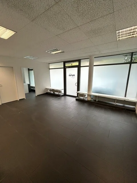Locaux commerciaux à louer au 48, Talackerstrasse à Opfikon – photo 3 sur 5