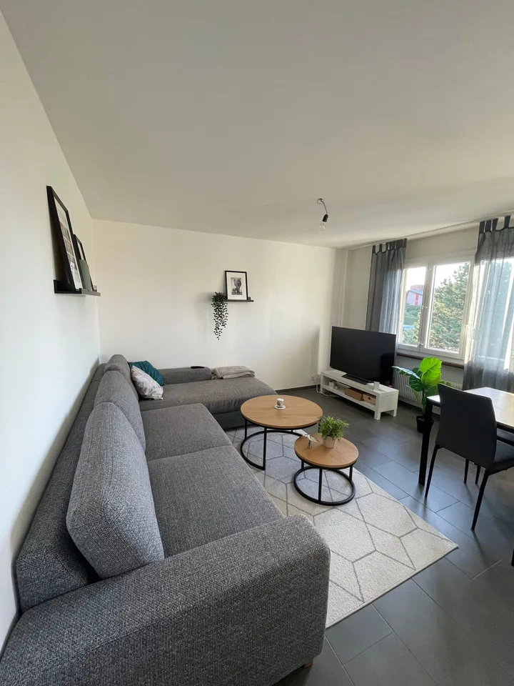 Schönes 2-Zimmer-Apartment im 4. Stock mit Aufzug – Foto 3 von 5