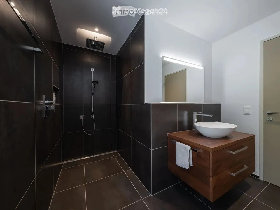 Exklusive 2.5 Zimmer Attika-Wohnung zu vermieten – Foto 4 von 5