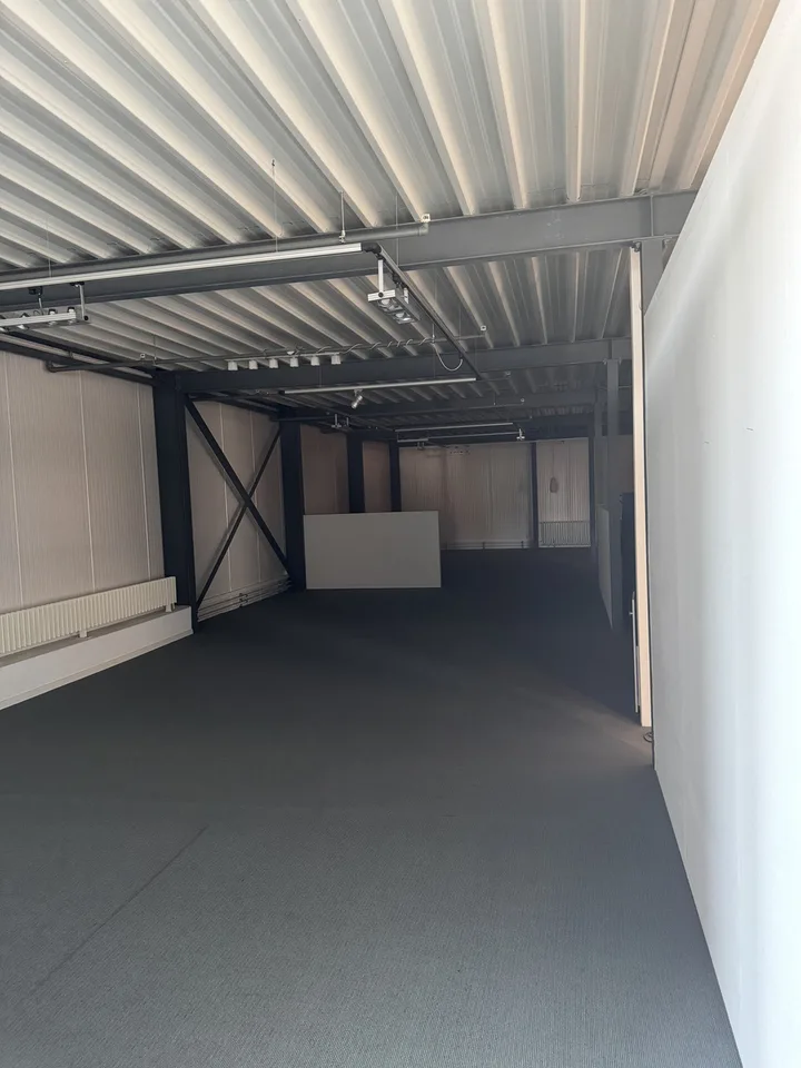 Gemischt genutztes Immobilien-Ensemble / Ensemble immobilier mixte – photo 10 sur 13