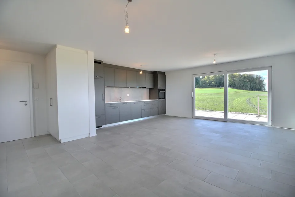 Incantevole appartamento di 2,5 locali con terrazza a Essert! – foto 2 di 10