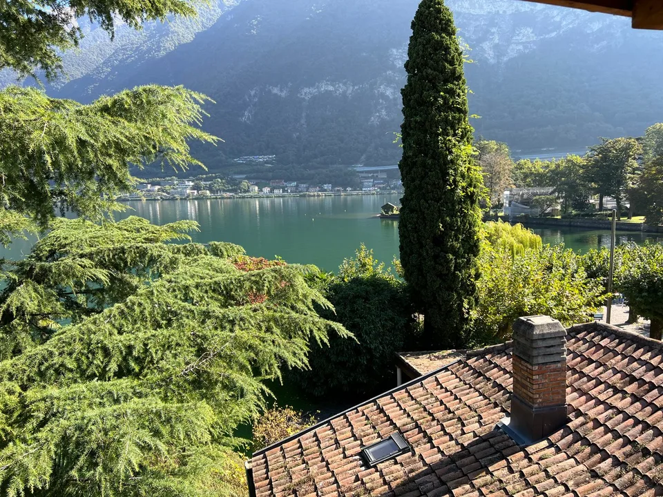 Riva San Vitale CENTRAL AND LAKEFRONT, ATTIC in perfect condition – photo 19 of 29