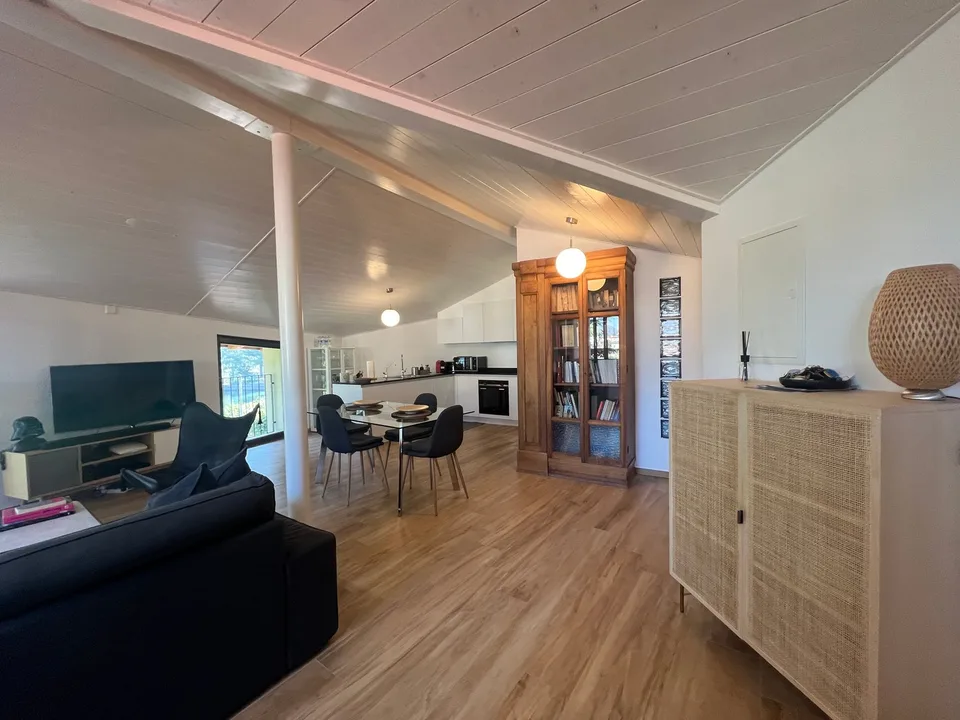 Riva San Vitale CENTRAL AND LAKEFRONT, ATTIC in perfect condition – photo 9 of 29