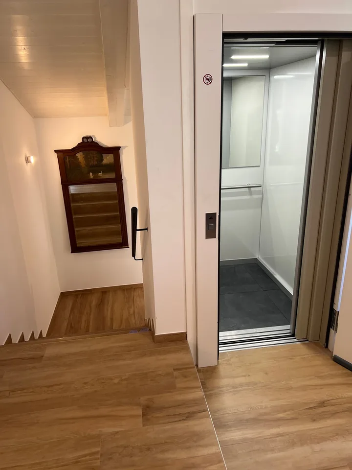Riva San Vitale CENTRAL AND LAKEFRONT, ATTIC in perfect condition – photo 10 of 29