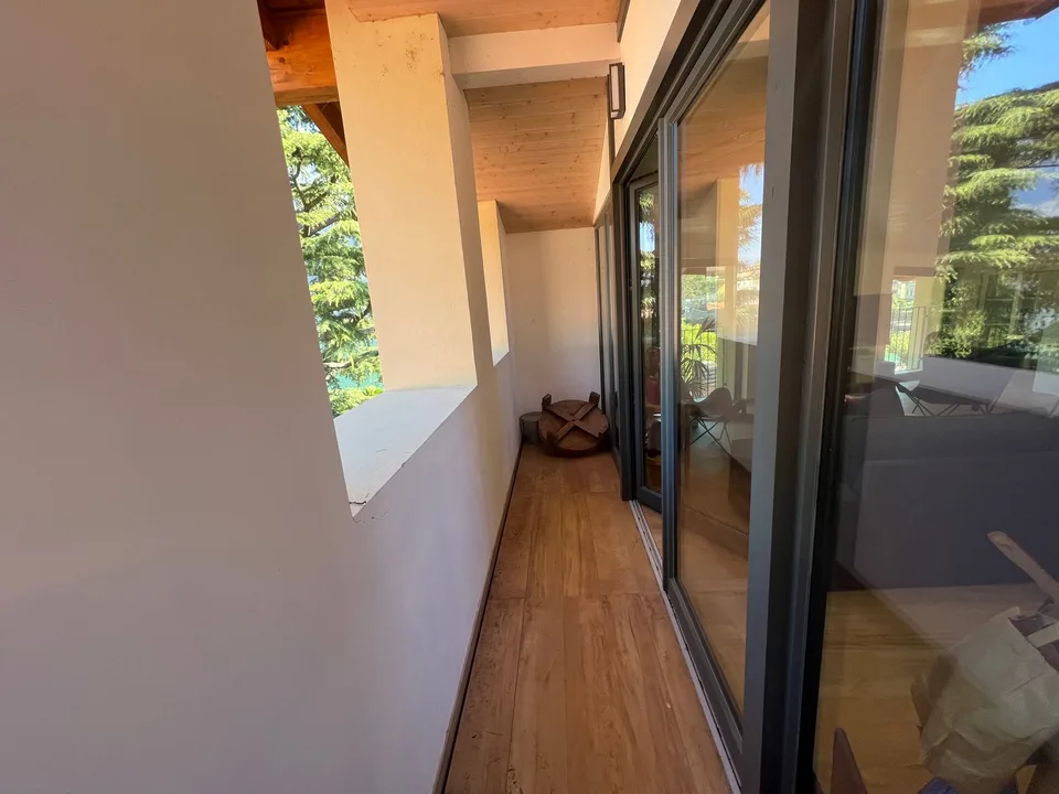 Riva San Vitale CENTRAL AND LAKEFRONT, ATTIC in perfect condition – photo 7 of 29