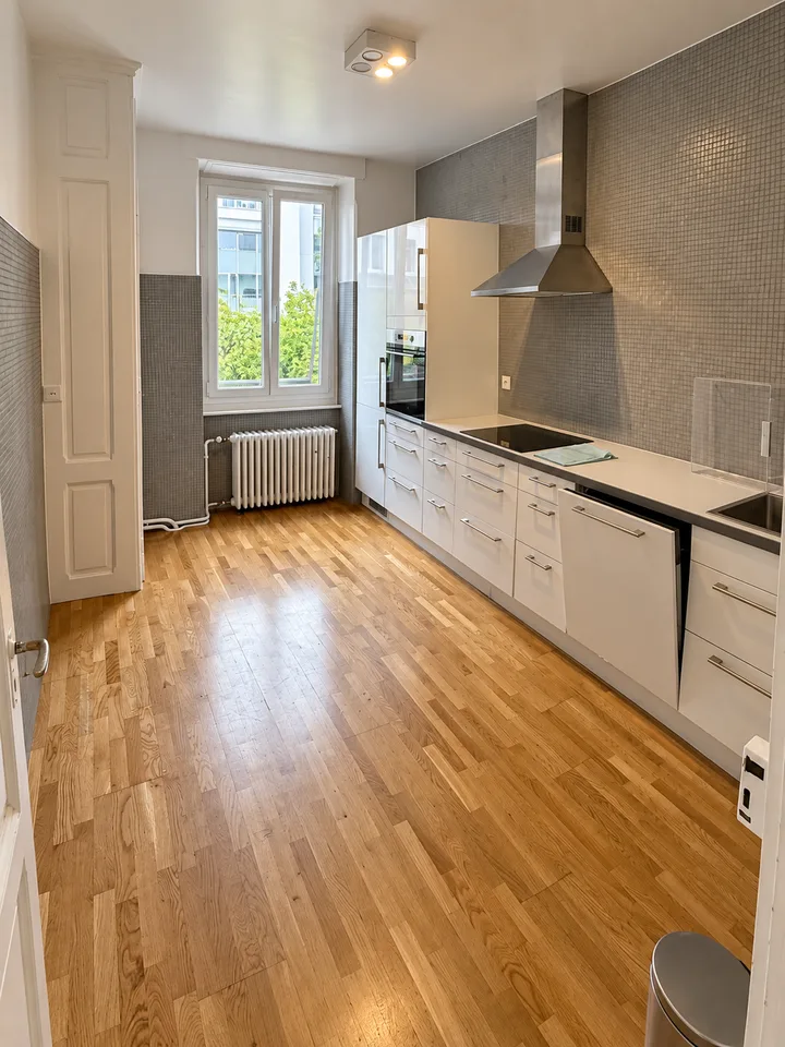 Charmantes Dachwohnung mit 2.5 Zimmern in Montreux – Foto 9 von 11