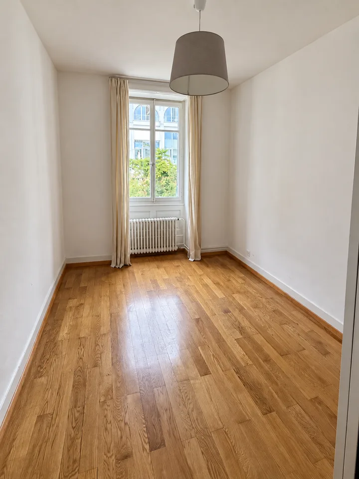 Charmantes Dachwohnung mit 2.5 Zimmern in Montreux – Foto 10 von 11